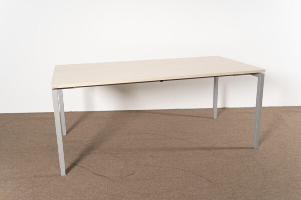 0145 Neudörfler Schreibtisch