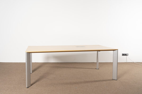 0234 Div. Designer Besprechungstisch